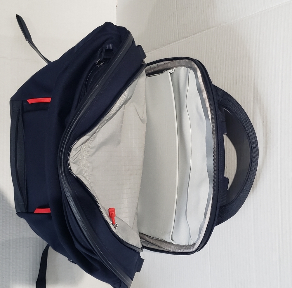 Yeti Crossroads Oracle Red Bull Racing Backpack - Picture 7 of 8